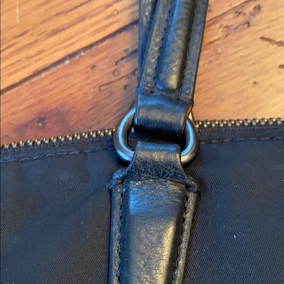 LIKE NEW!! COACH SATCHEL CROSS BODY NYLON/LEATHER - Picture 4 of 8